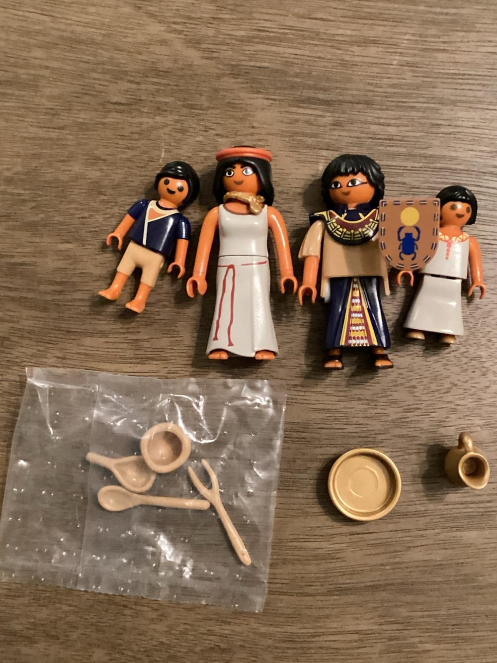 Playmobile Egyptian Family Figure Set With Cooking Utensils
